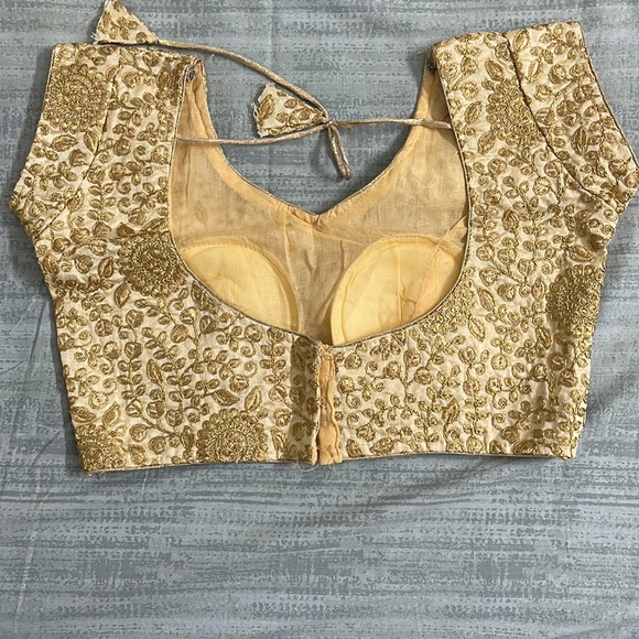 Party wear blouse - Picture 5 of 7